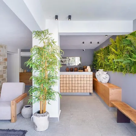 アパートホテル Essentia Luxury コイニラ