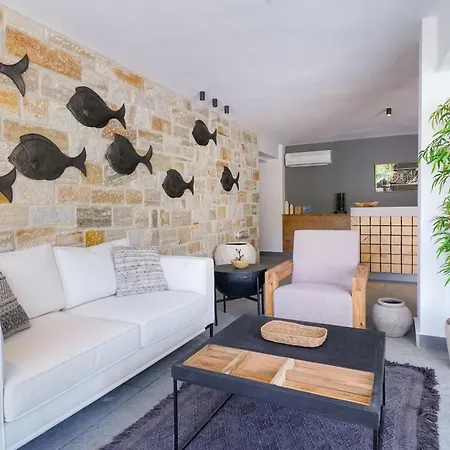 アパートホテル Essentia Luxury 3*