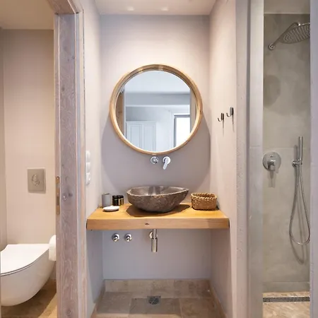 Essentia Luxury Koinira