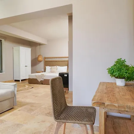 Essentia Luxury Koinira
