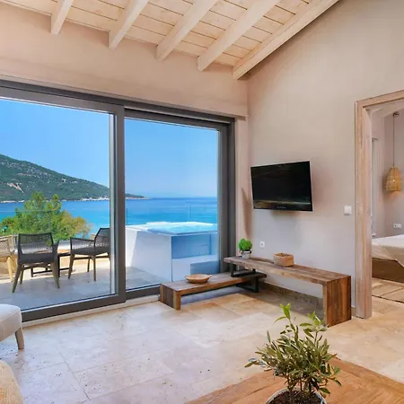Essentia Luxury Koinira