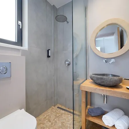 Essentia Luxury Aparthotel 3*