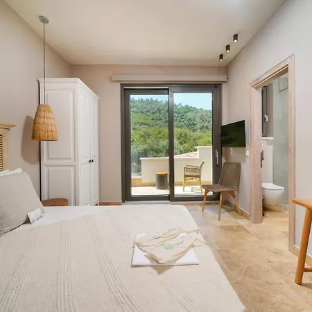 Aparthotel Essentia Luxury Koinira