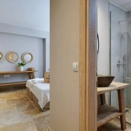 Aparthotel Essentia Luxury Koinira