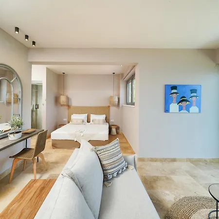 Essentia Luxury Aparthotel