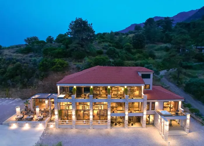 Essentia Luxury 3* Κοίνυρα