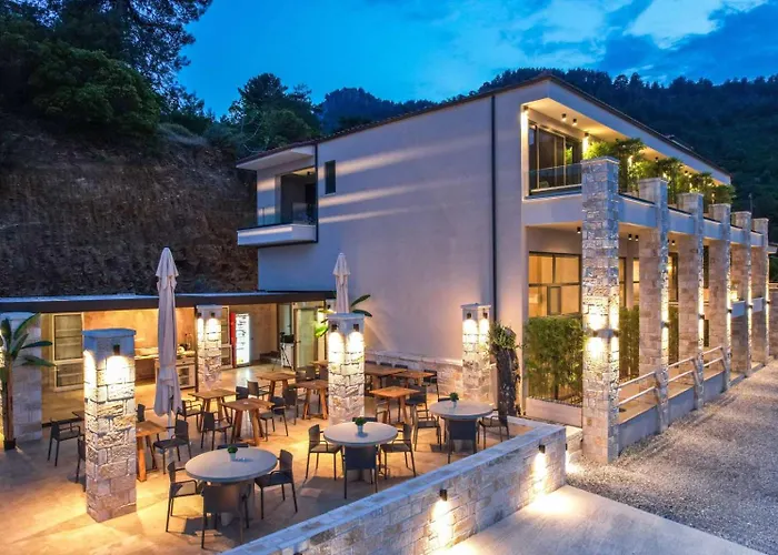 Ξενοδοχείο με διαμερίσματα Essentia Luxury 3*