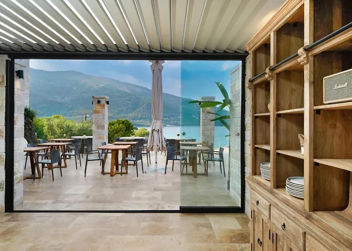 Ξενοδοχείο με διαμερίσματα Essentia Luxury Κοίνυρα