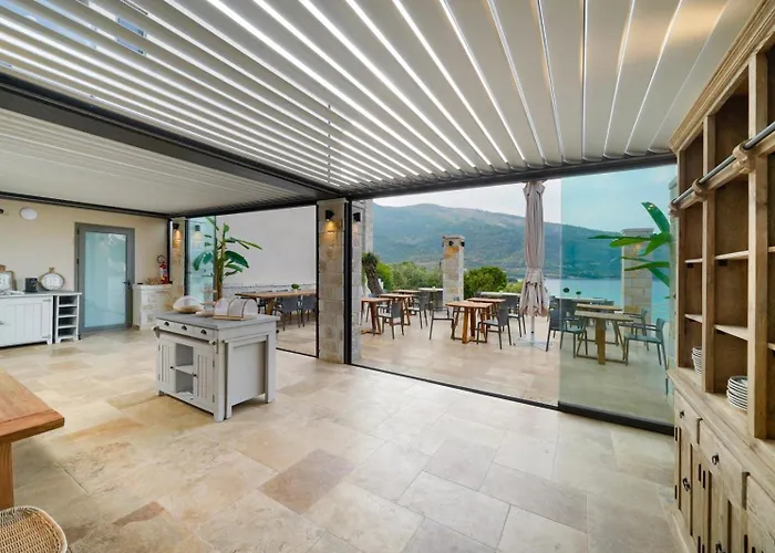 Ξενοδοχείο με διαμερίσματα Essentia Luxury 3*
