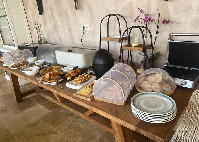 Ξενοδοχείο με διαμερίσματα Essentia Luxury 3*