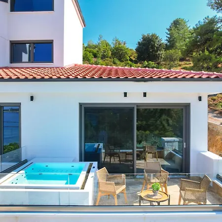 Essentia Luxury