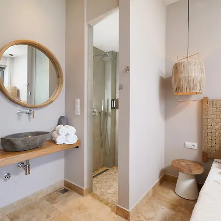 Essentia Luxury Коинира
